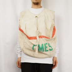 画像2: VINTAGE "TIMES" ニュースペーパーバッグベスト (2)
