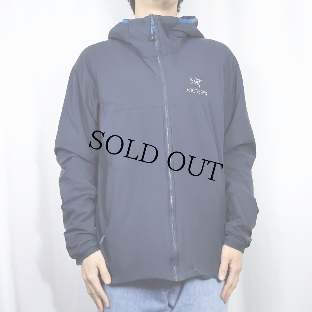 画像2: ARC'TERYX ATOM LT フーディー NAVY L (2)
