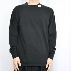 画像2: 80's RUSSELL ATHLETIC USA製 ロゴ刺繍 無地ロンT BLACK M (2)