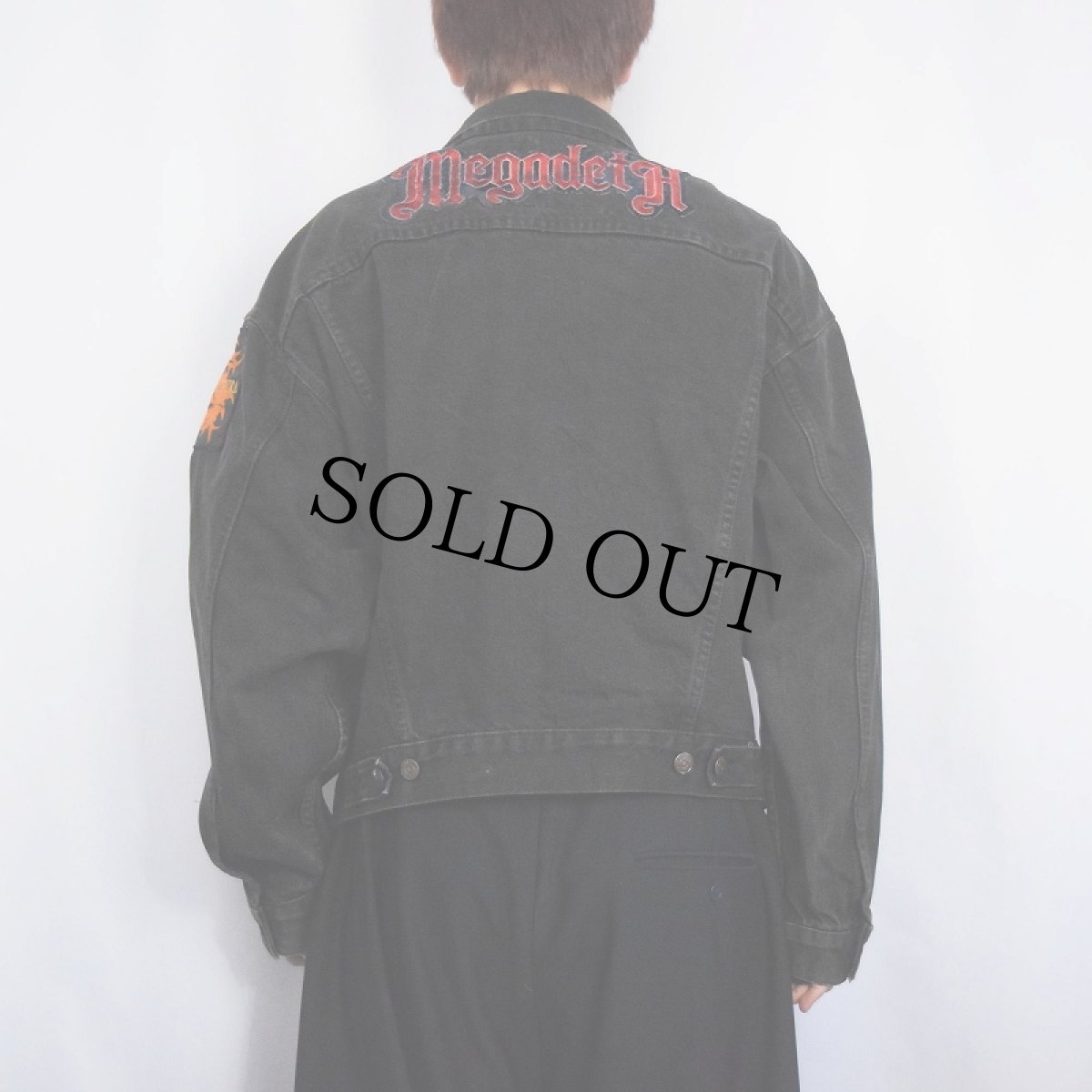 画像4: 90's〜 Levi's 70598 ロックバンドワッペンカスタム ブラックデニムジャケット (4)