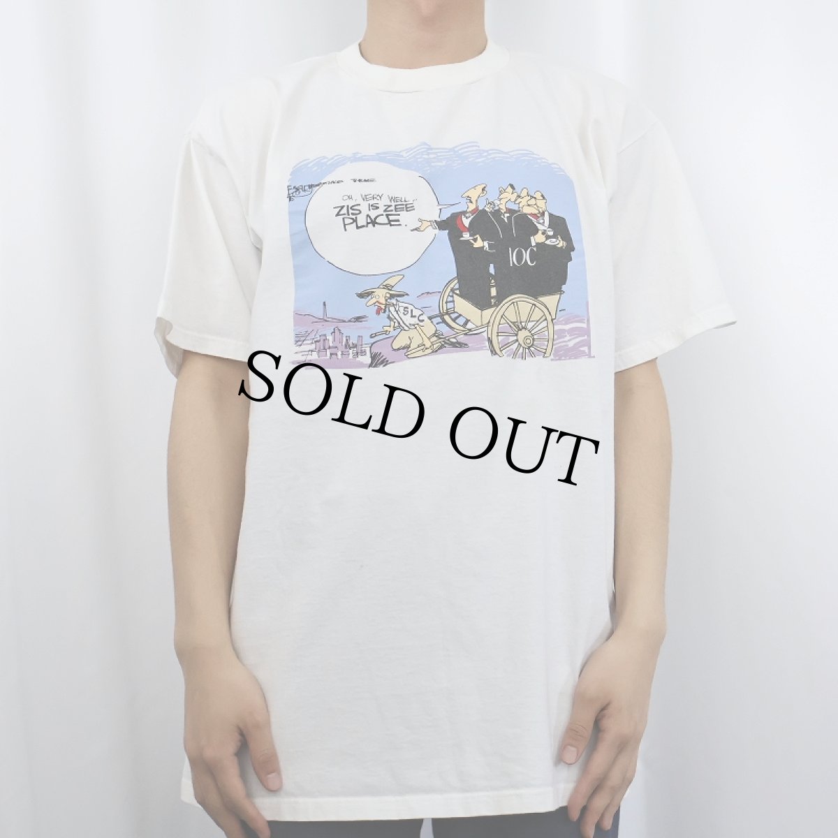 画像2: 90's USA製 "OH, VERY WELL... ZIS IS ZEE PLACE." シュールイラストプリントTシャツ XL (2)