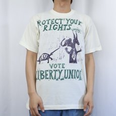 画像2: 90's USA製 "PROTECT YOUR RIGHTS VOTE LIBERTY UNION" プリントTシャツ L (2)