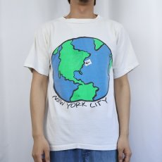 画像2: 80's〜 GRAVITY GRAPHICS "NEW YORK CITY" 地球イラストプリントTシャツ XL   (2)