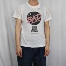 画像2: 80's USA製 "BOWLING AGAINST DYSTROPHY" ボーリングプリントTシャツ M (2)