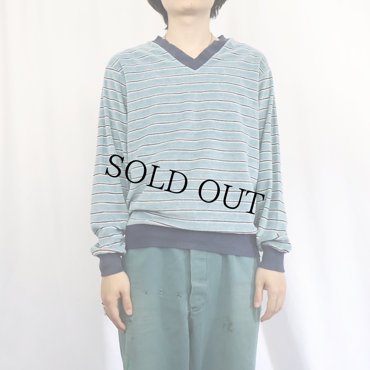 画像2: 〜90's ROYAL PLUSH USA製 マルチボーダー柄 Vネック ベロアロンT L (2)