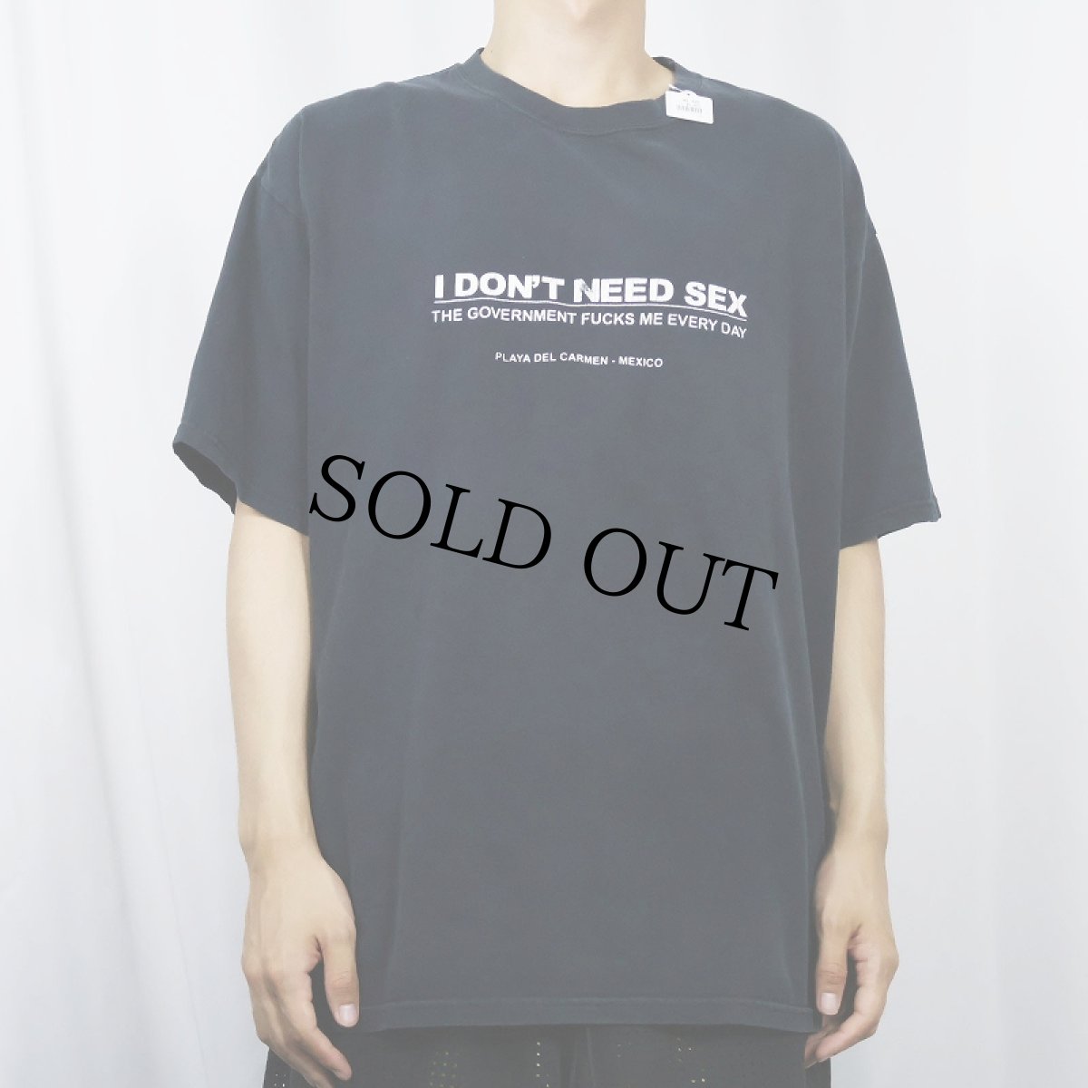 画像2: "I DON'T NEED SEX" ジョークプリント エロTシャツ BLACK  (2)
