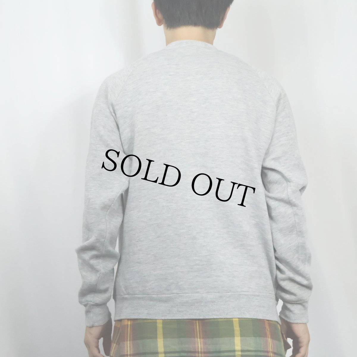 画像3: 90's Disney MICKEY MOUSE USA製 白靴ミッキー キャラクタープリントラグランスウェット LARGE (3)