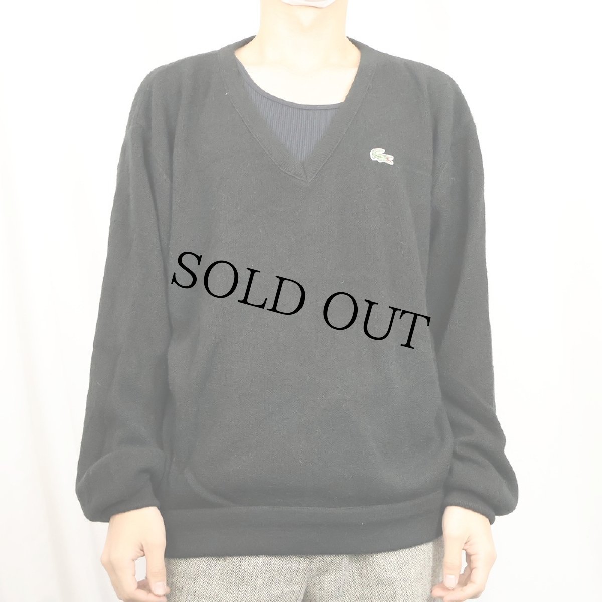 画像2: 80's IZOD LACOSTE USA製 Vネック アクリルニットセーター BLACK L (2)