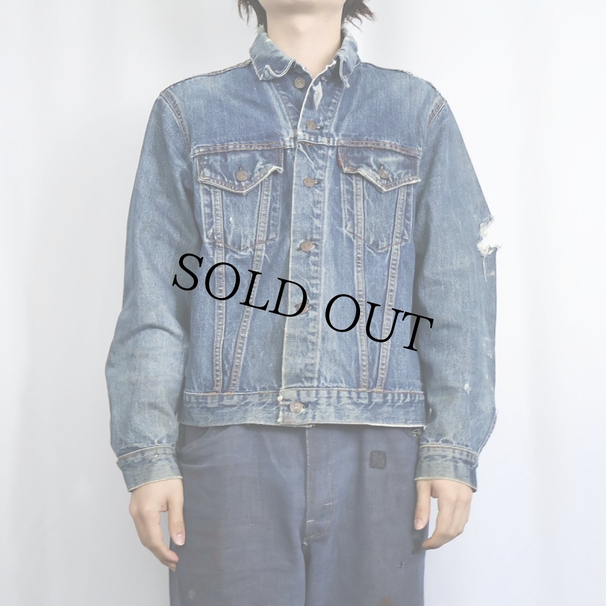 画像2: 60〜70's LEVI'S 70505 BIGE デニムジャケット (2)