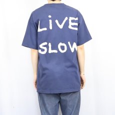 画像4: 90's GRAVITY GRAPHICS USA製 "SAIL FAST LIVE SLOW" プリントTシャツ NAVY L (4)