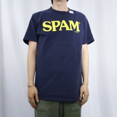 画像2: 90's SPAM USA製 ロゴプリントTシャツ NAVY L (2)