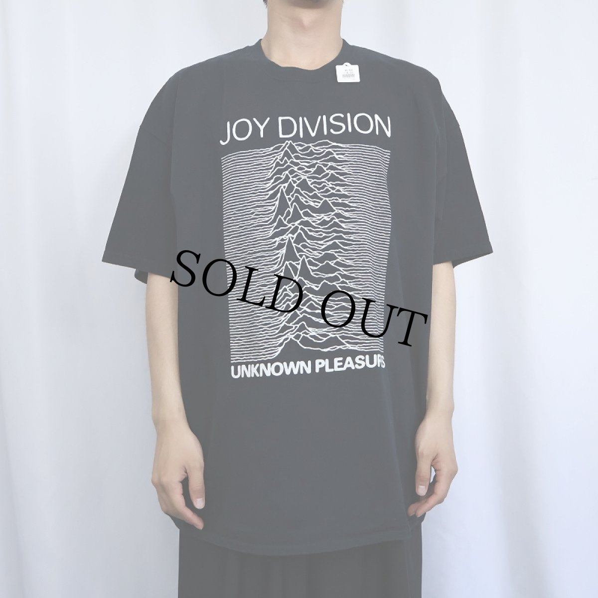 画像2: JOY DIVISION "Unknown Pleasures" ポストパンクバンド プリントTシャツ BLACK (2)