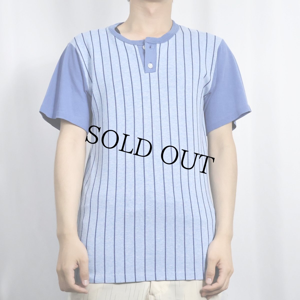 画像2: 70〜80's RUSSELL ATHLETIC 金タグ USA製 ストライプ柄 猫目ボタン ヘンリーネックTシャツ M (2)