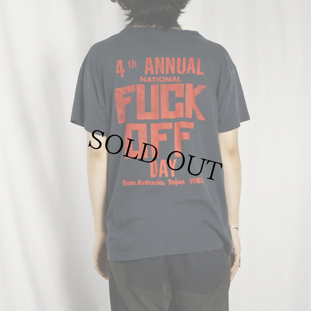画像4: 80's USA製 "FUCK OFF" ギミックプリントTシャツ BLACK XL (4)