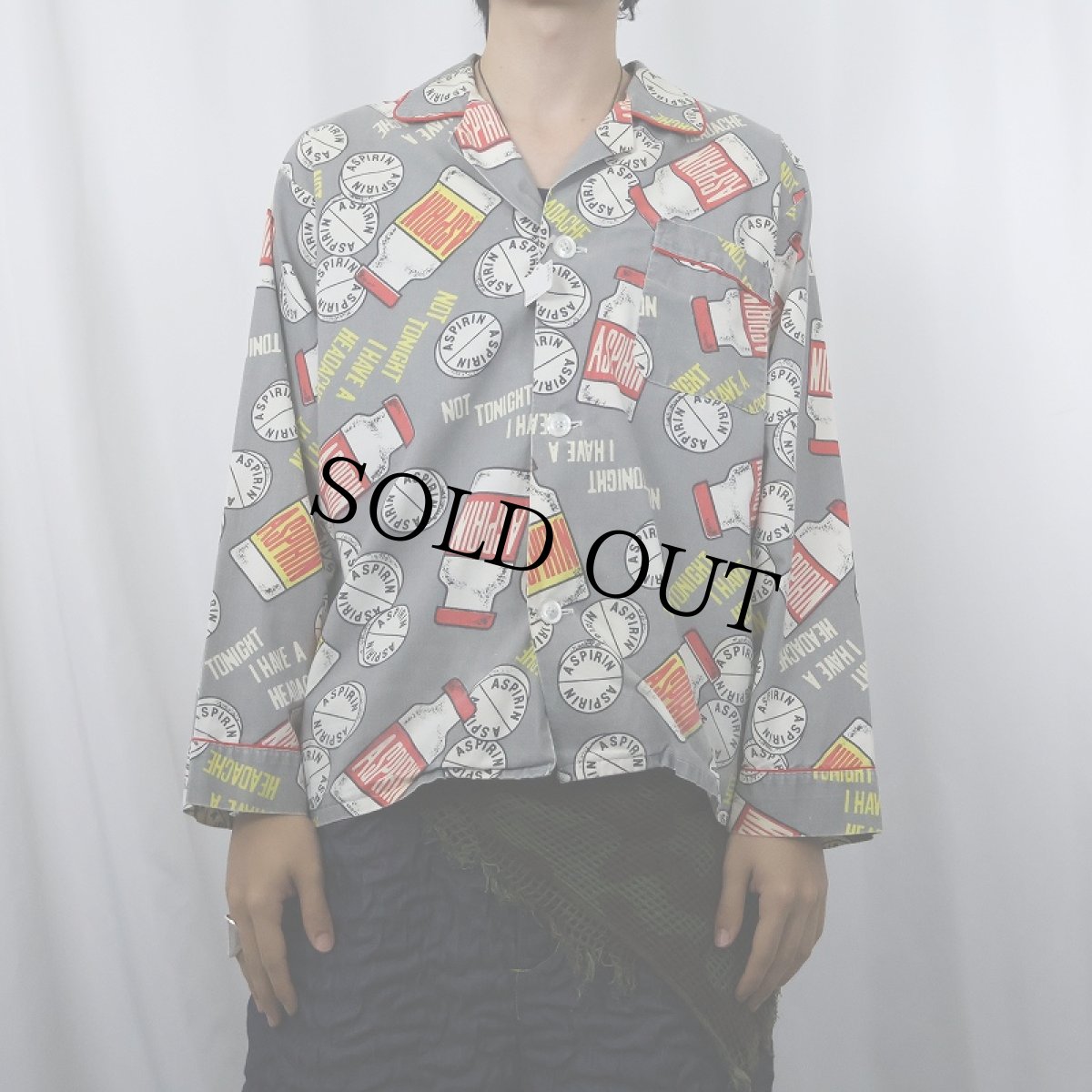 画像2: 90's BRIEFLY STATED "NOT TONIGHT I HAVE A HEADACHE" 解熱鎮痛薬柄 パジャマシャツ M (2)