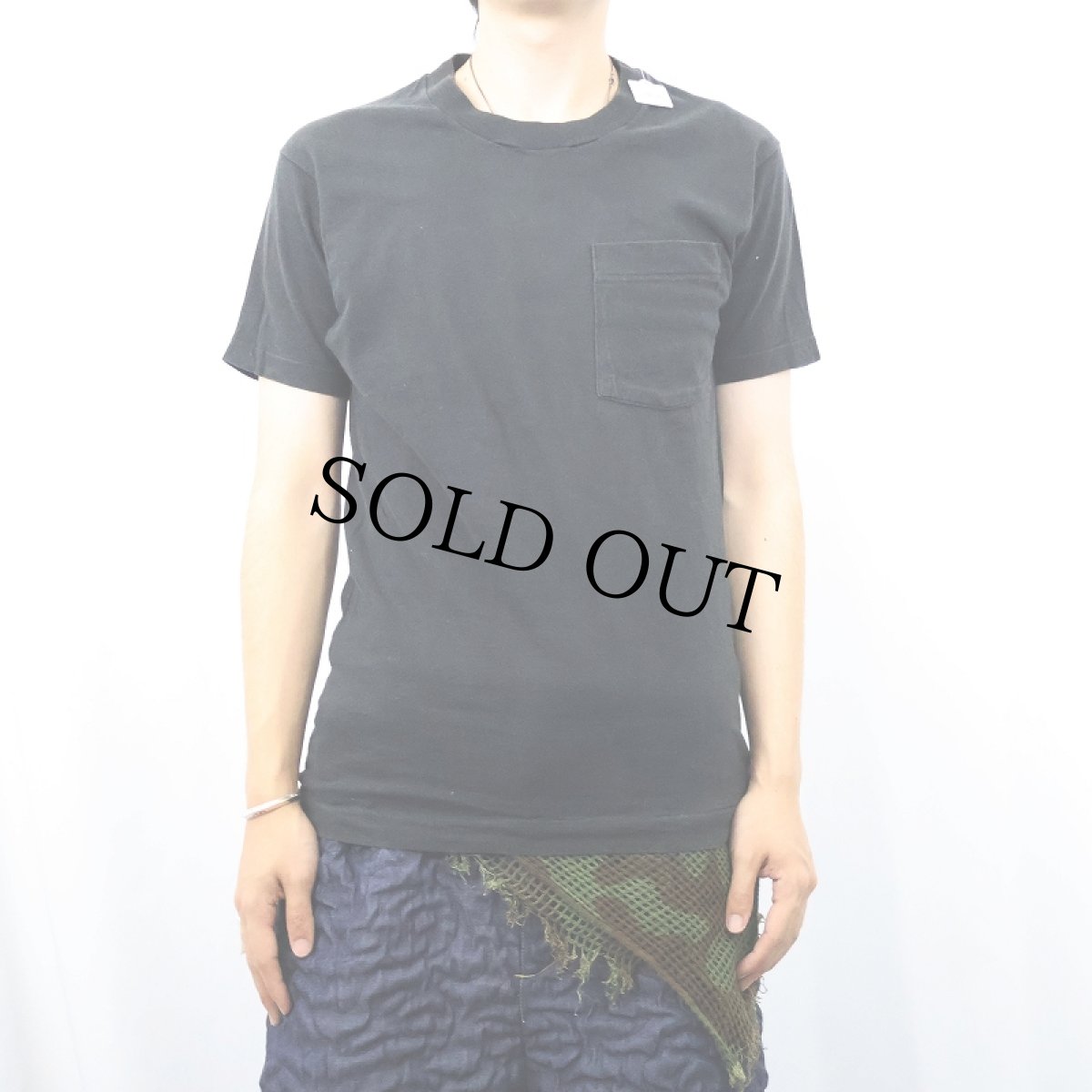 画像2: 80〜90's FRUIT OF THE LOOM 無地 ポケットTシャツ BLACK (2)