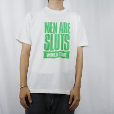 画像3: 90's Spanky Men Are Sluts WORLD TOUR USA製 DVDコメディー プリントTシャツ L (3)