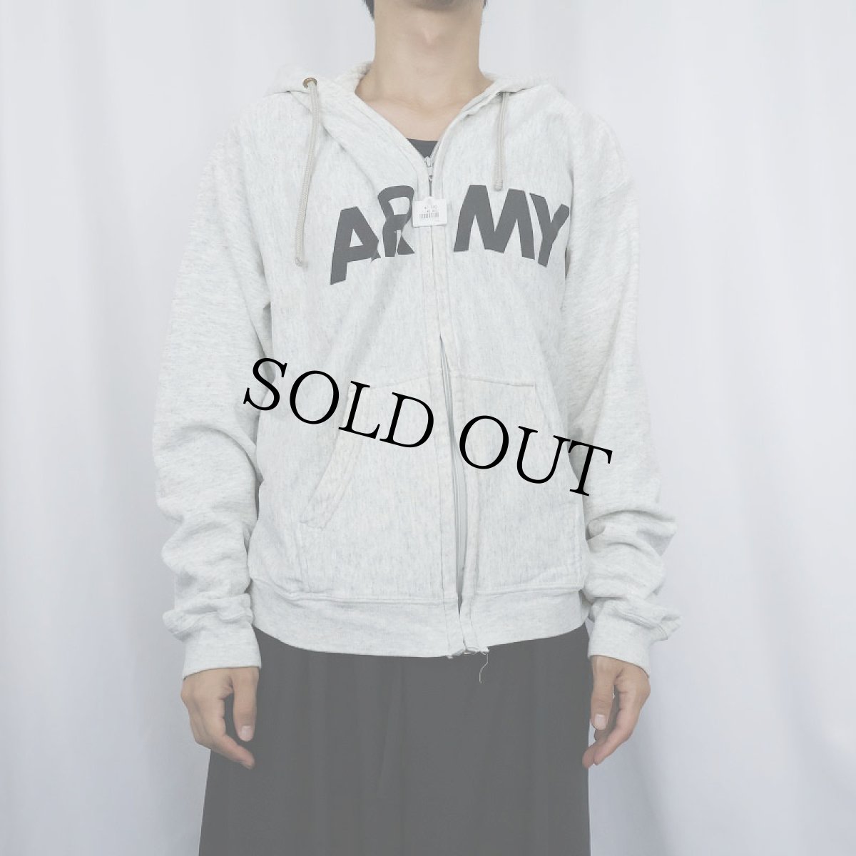 画像2: 2000's U.S.ARMY ロゴプリント スウェットジップパーカー XL (2)