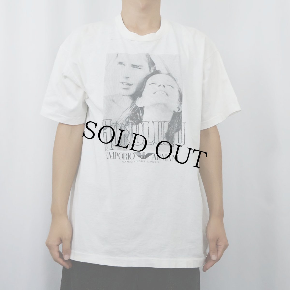 画像2: 90's EMPORIO ARMANI "ALAMOANA CENTER HONOLULU" フォトプリントTシャツ (2)