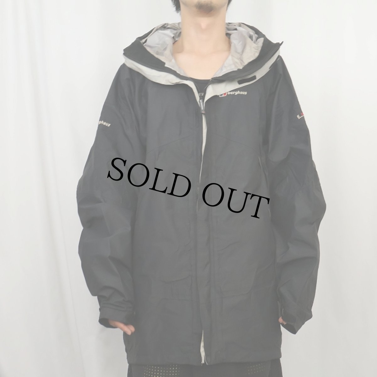 画像2: 2000's berghaus "EXTREAM GORE-TEX XCR" ナイロンマウンテンパーカー BLACK L (2)