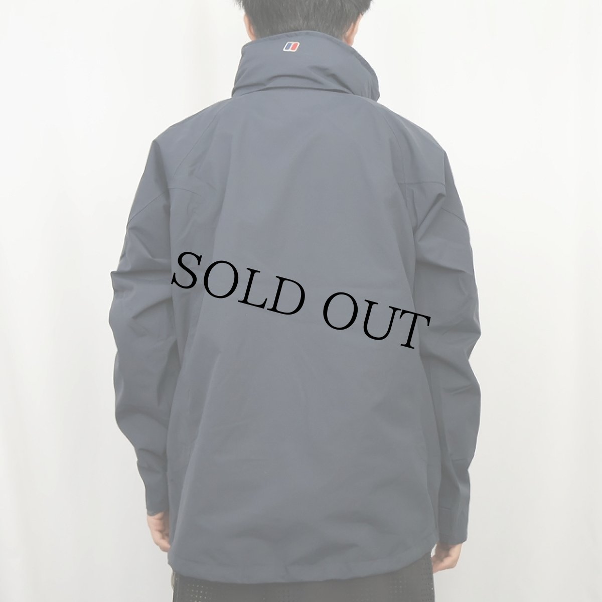 画像3: 2000's berghaus "AQUAFOIL"ロゴ刺繍 ナイロンマウンテンパーカー NAVY M (3)