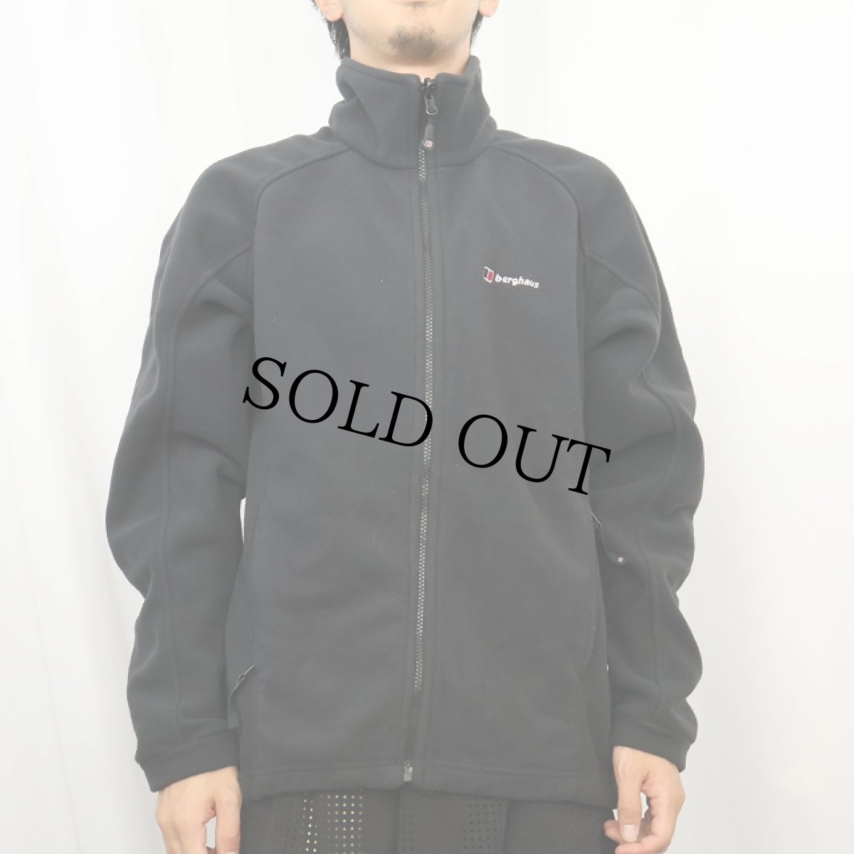画像2: berghaus ロゴ刺繍 フリースジップジャケット BLACK M (2)