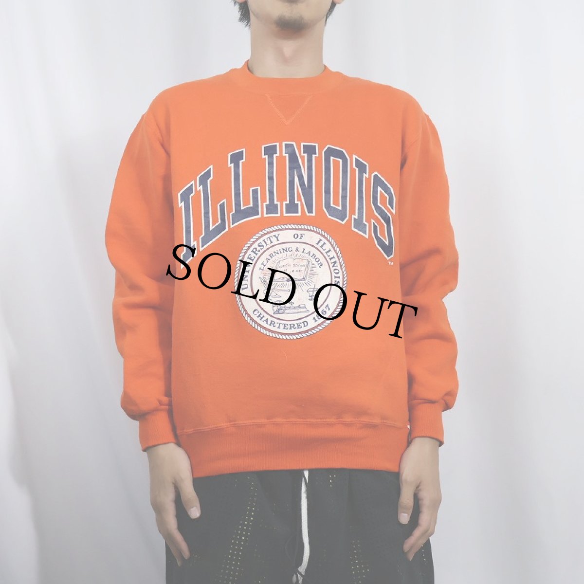画像2: 90's RUSSELL ATHLETIC USA製 前V "UNIVERSITY OF ILLINOIS" プリントスウェット M (2)