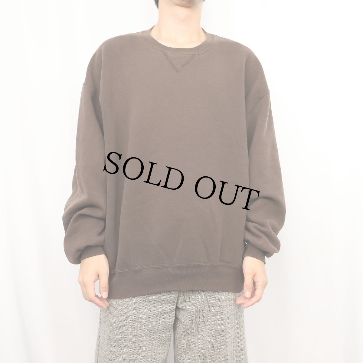 画像2: 90's RUSSELL ATHLETIC USA製 前V 無地スウェット BROWN XL (2)
