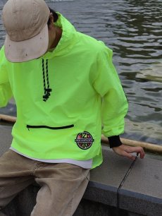 画像1: 90's Ocean Pacific ネオンカラー エルボーパッチ付き ナイロンプルオーバー (1)