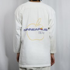 画像4: 80's Apple USA製 "MINNEAPOLIS" Vネック レインボーロゴプリント フットボールTシャツ L (4)