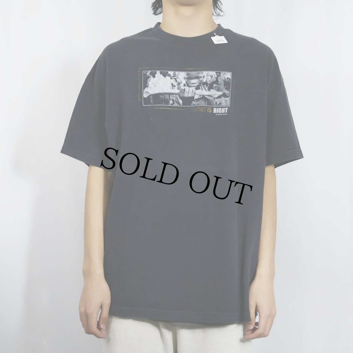 画像2: "MIGHT IS RIGHT" フォトプリント メッセージTシャツ BLACK XL (2)