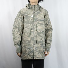 画像2: 2000's U.S.AIR FORCE APECS ABU デジタルタイガーカモ GORE-TEX パーカー MEDIUM-REGULAR (2)