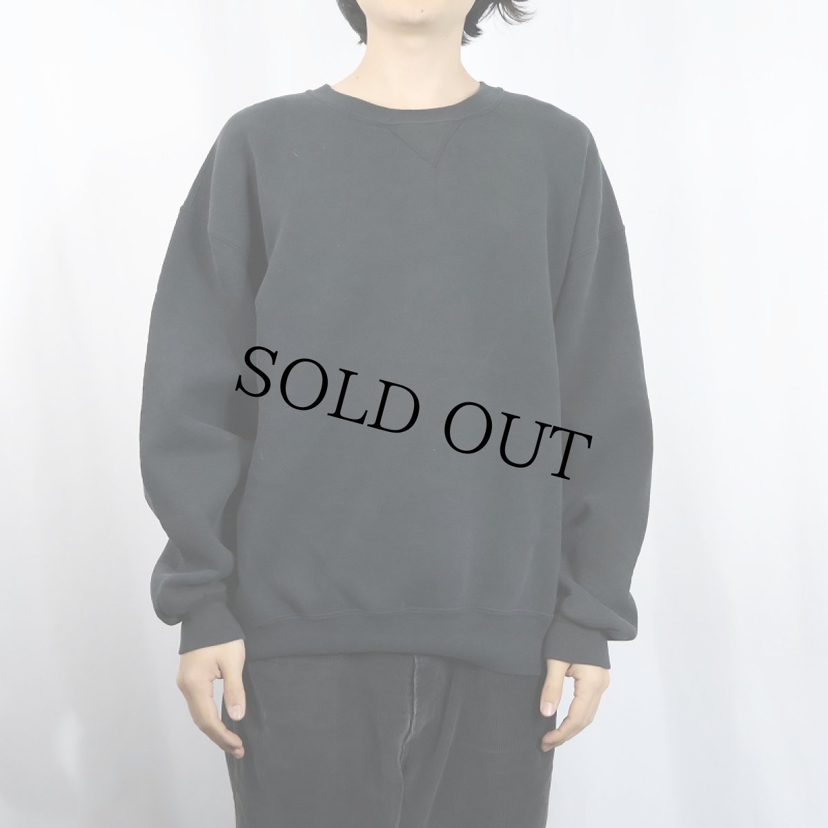 画像2: 90's RUSSELL ATHLETIC 前V 無地スウェット BLACK XL (2)