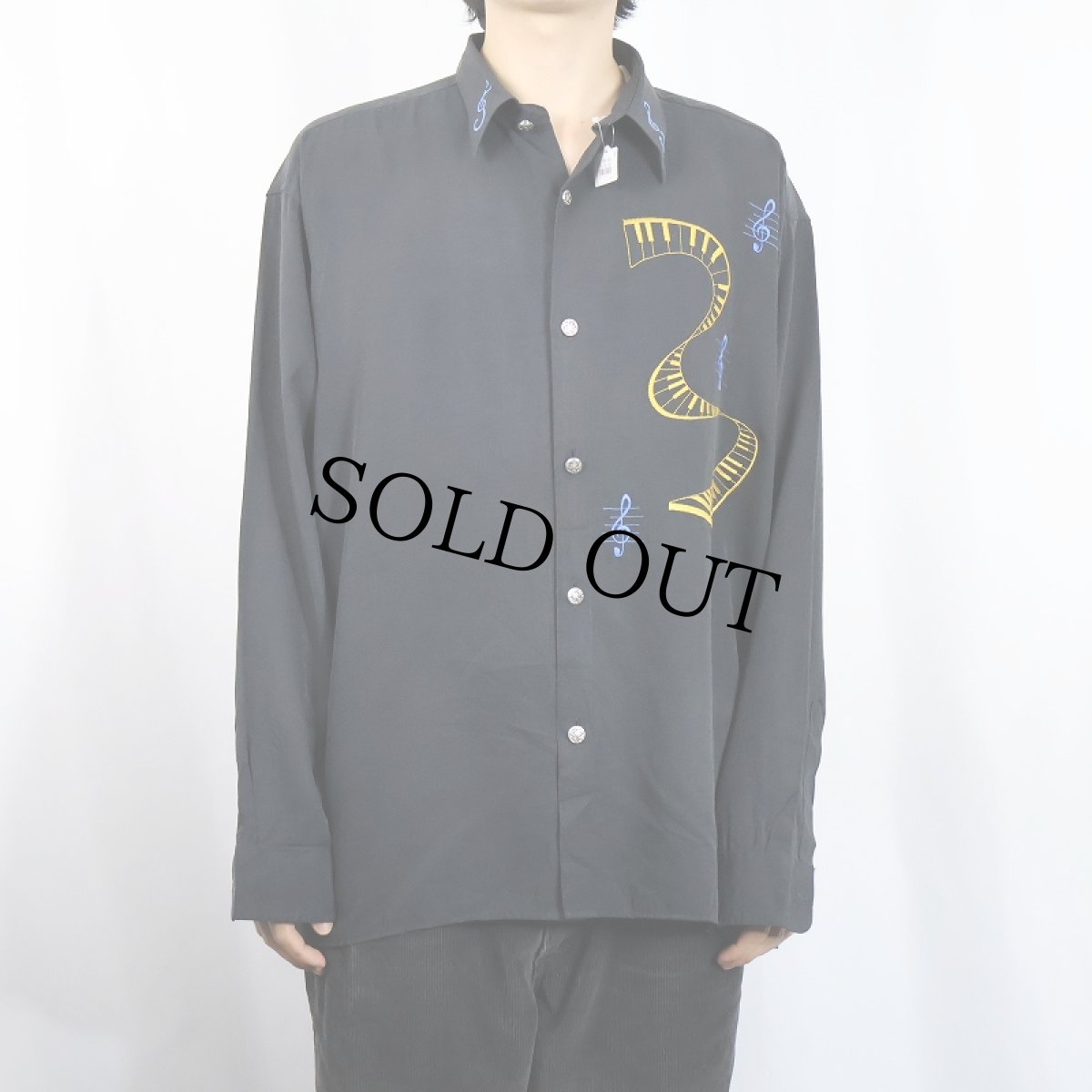 画像2: 〜90's Warden PARIS FRANCE製 音符×鍵盤 刺繍 レーヨンシャツ BLACK SIZE 4 (2)