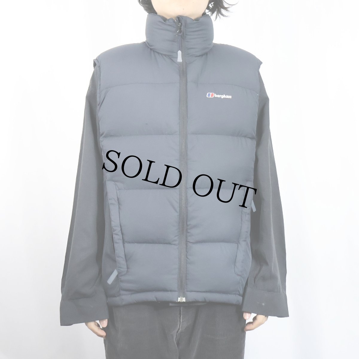 画像2: berghaus ロゴ刺繍 ダウンベスト NAVY SIZE16 (2)