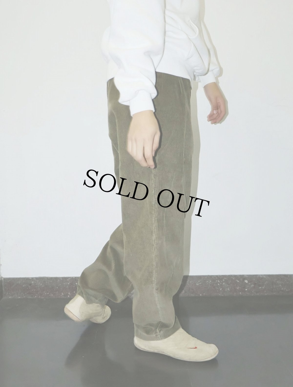 画像1: 2タック太畝コーデュロイパンツ W33 (1)