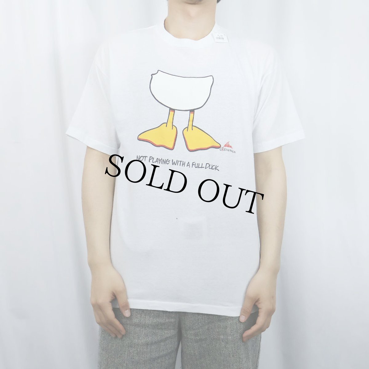 画像2: 90's JOHN BARON USA製 "NOT PLAYING WITH A FULL DUCK" イラストプリントTシャツ XL (2)