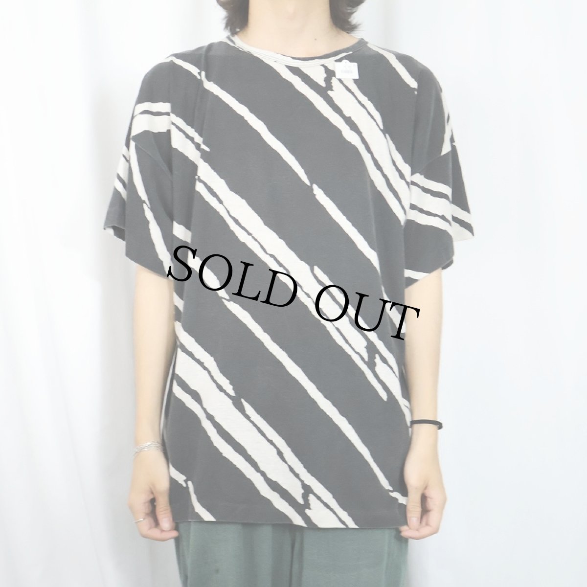 画像2: 90's SOFTOUCH USA製 総柄プリントTシャツ ONE SIZE FITS ALL (2)