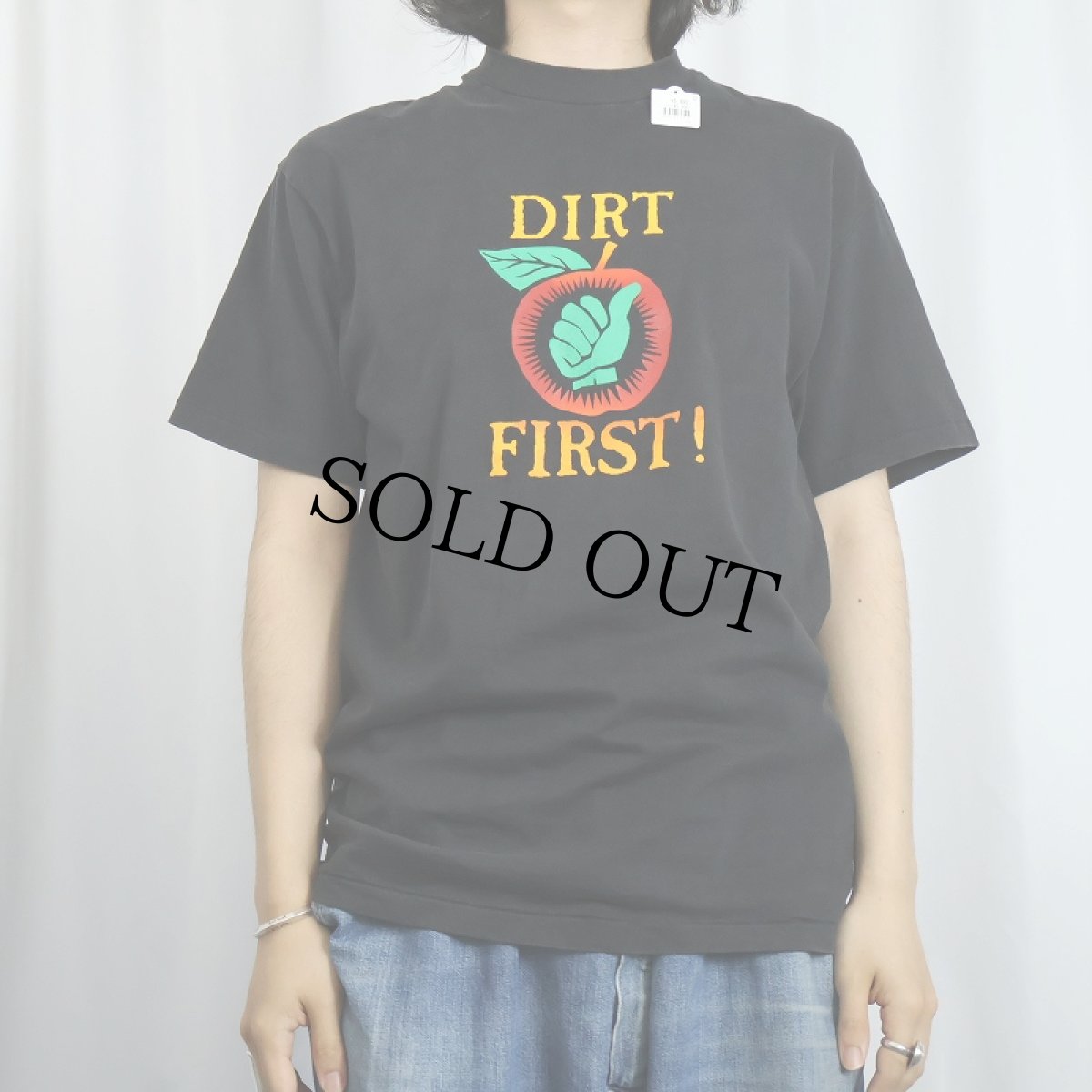 画像2: 80〜90's "DIRT FIRST!" イラストプリントTシャツ BLACK M (2)