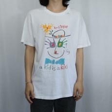 画像2: 90's AUGUST IN ARKANSAS USA製 "kids in action a kid is a kid" イラストプリントTシャツ L (2)