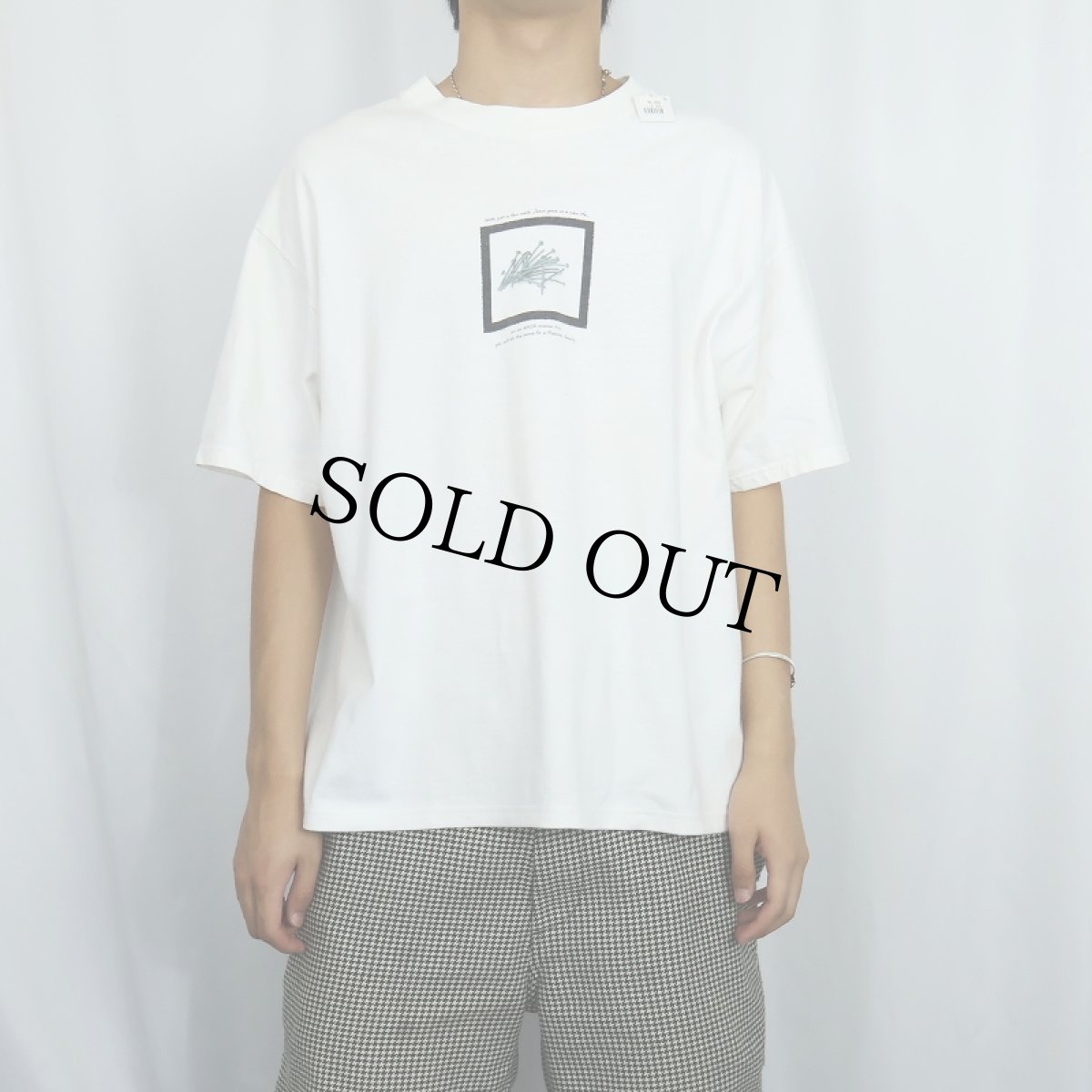 画像3: Amor Ministries "With just a few nails,..." 非営利団体 プリントTシャツ XL (3)