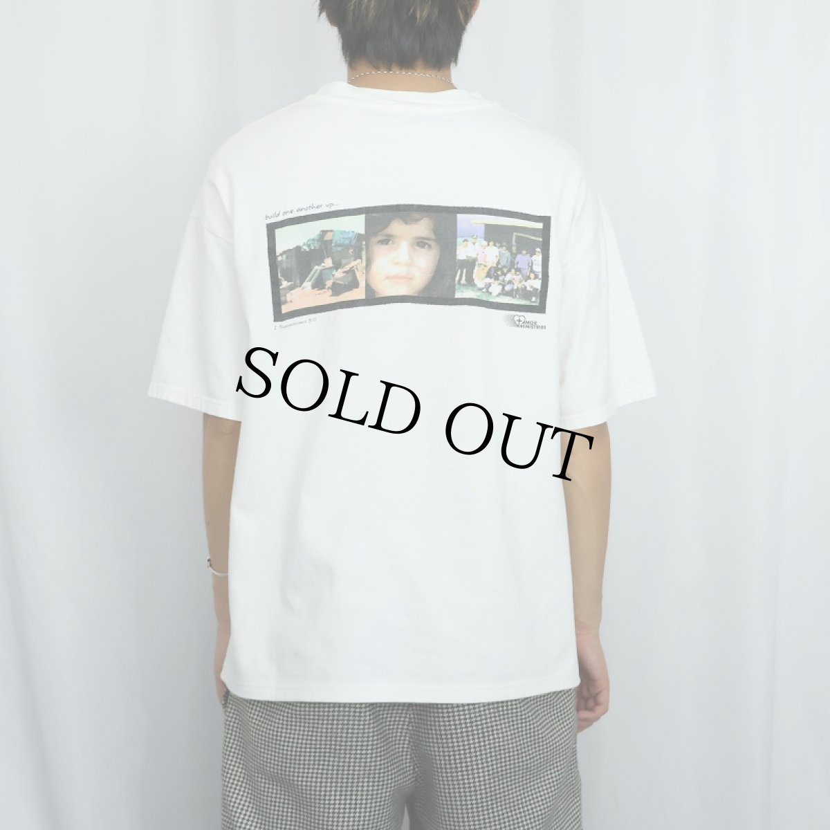 画像4: Amor Ministries "With just a few nails,..." 非営利団体 プリントTシャツ XL (4)
