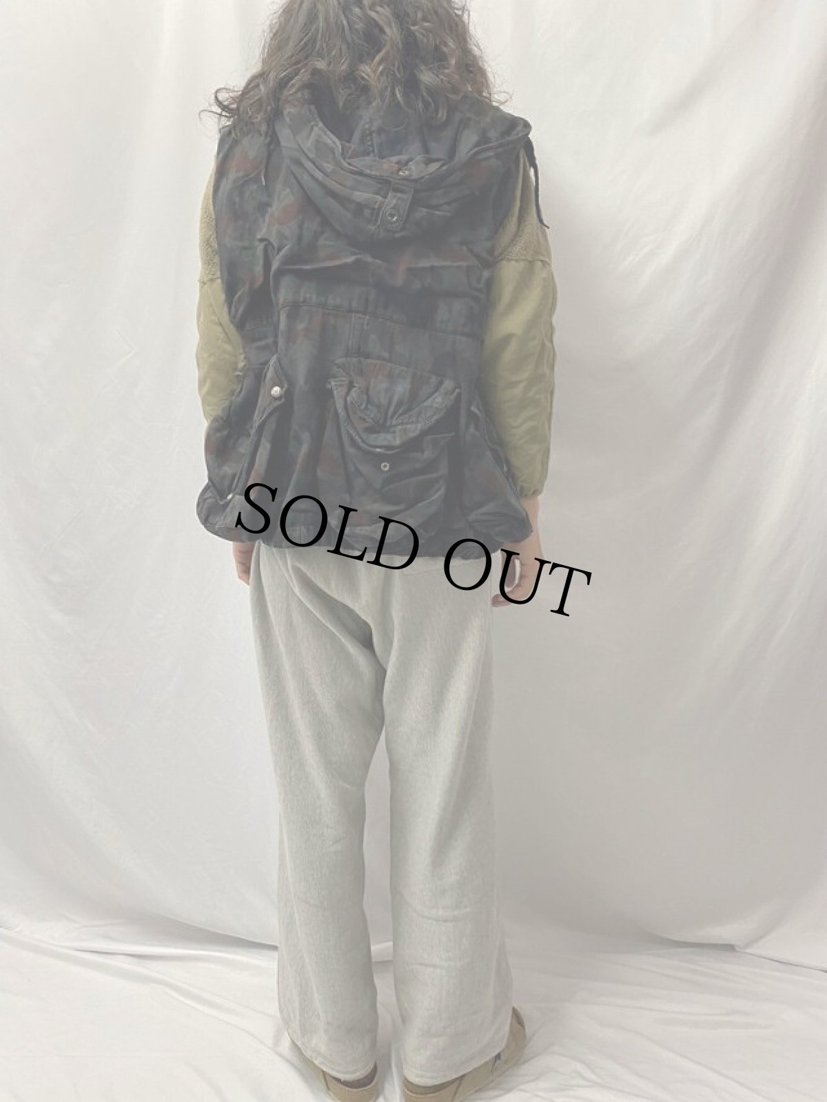 画像4: 60〜70's スイス軍 M-1960 アルペンカモ カットオフベスト オーバーダイ (4)