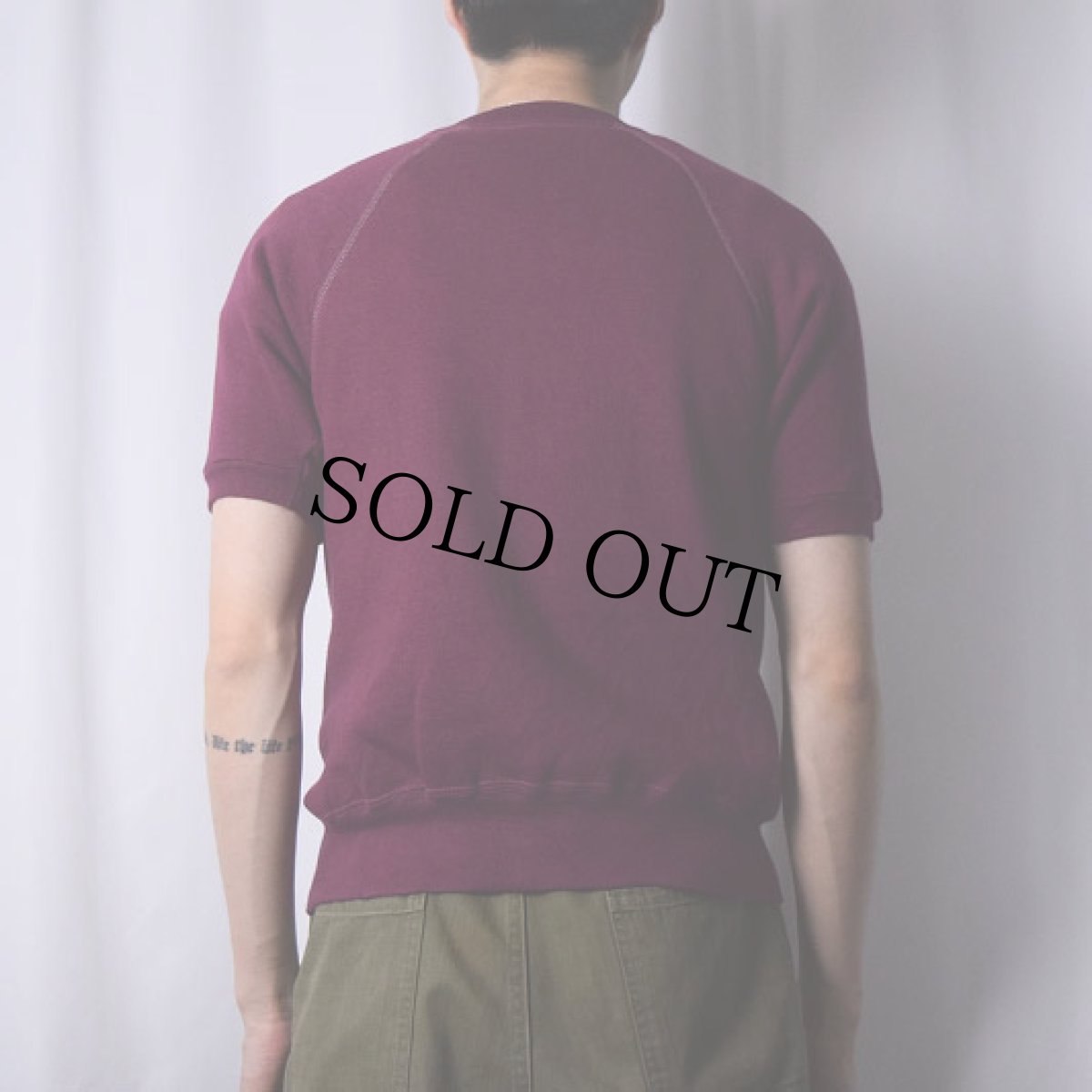 画像3: 50's VELVA SHEEN "MUSTANG FURY" バッジ付き フロッキープリント半袖ラグランスウェット MEDIUM (3)