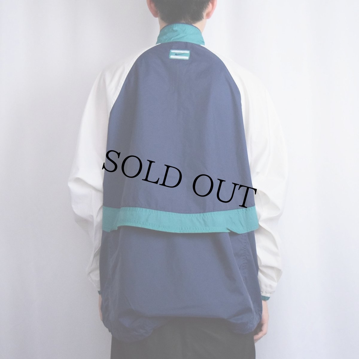 画像3: 90〜2000's NIKE ロゴ刺繍 切り替えデザイン ナイロンプルオーバージャケット NAVY×GREEN  L (3)