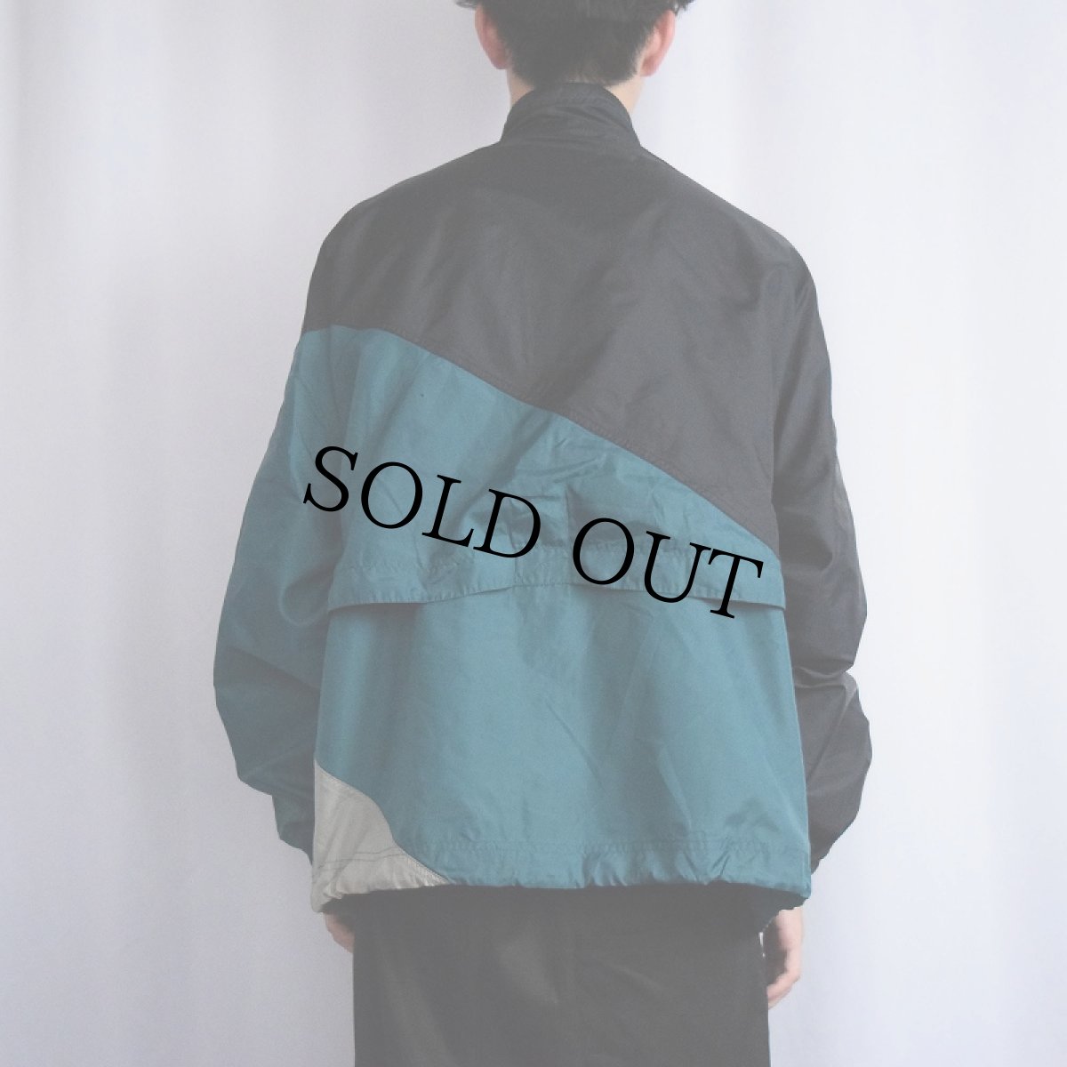 画像4: 90〜2000's NIKE ロゴ刺繍 切り替えデザイン ナイロンジャケット BLACK×GREEN L (4)