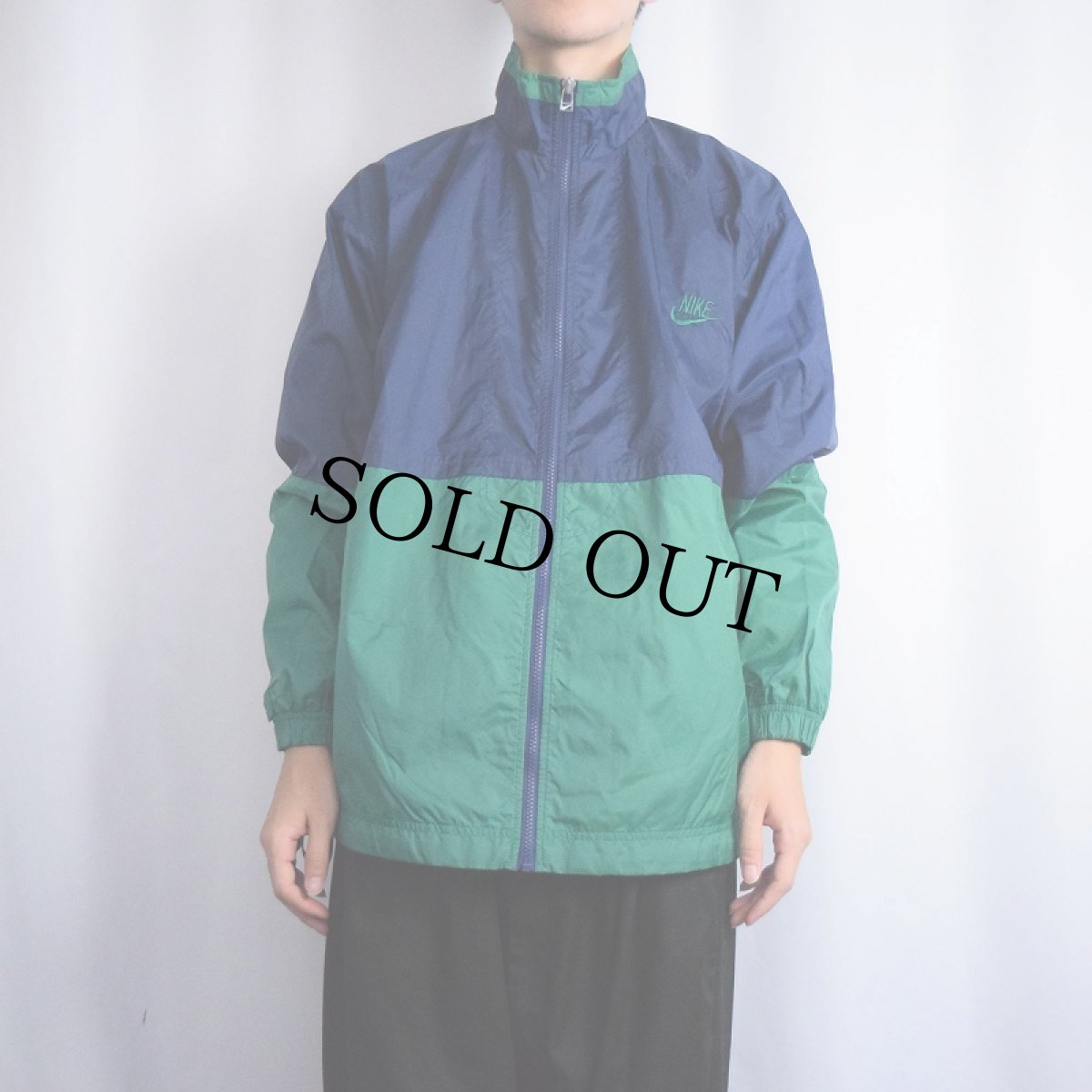 画像3: 90〜2000's NIKE ロゴ刺繍 切り替えデザイン ナイロンジャケット NAVY×GREEN XL (3)