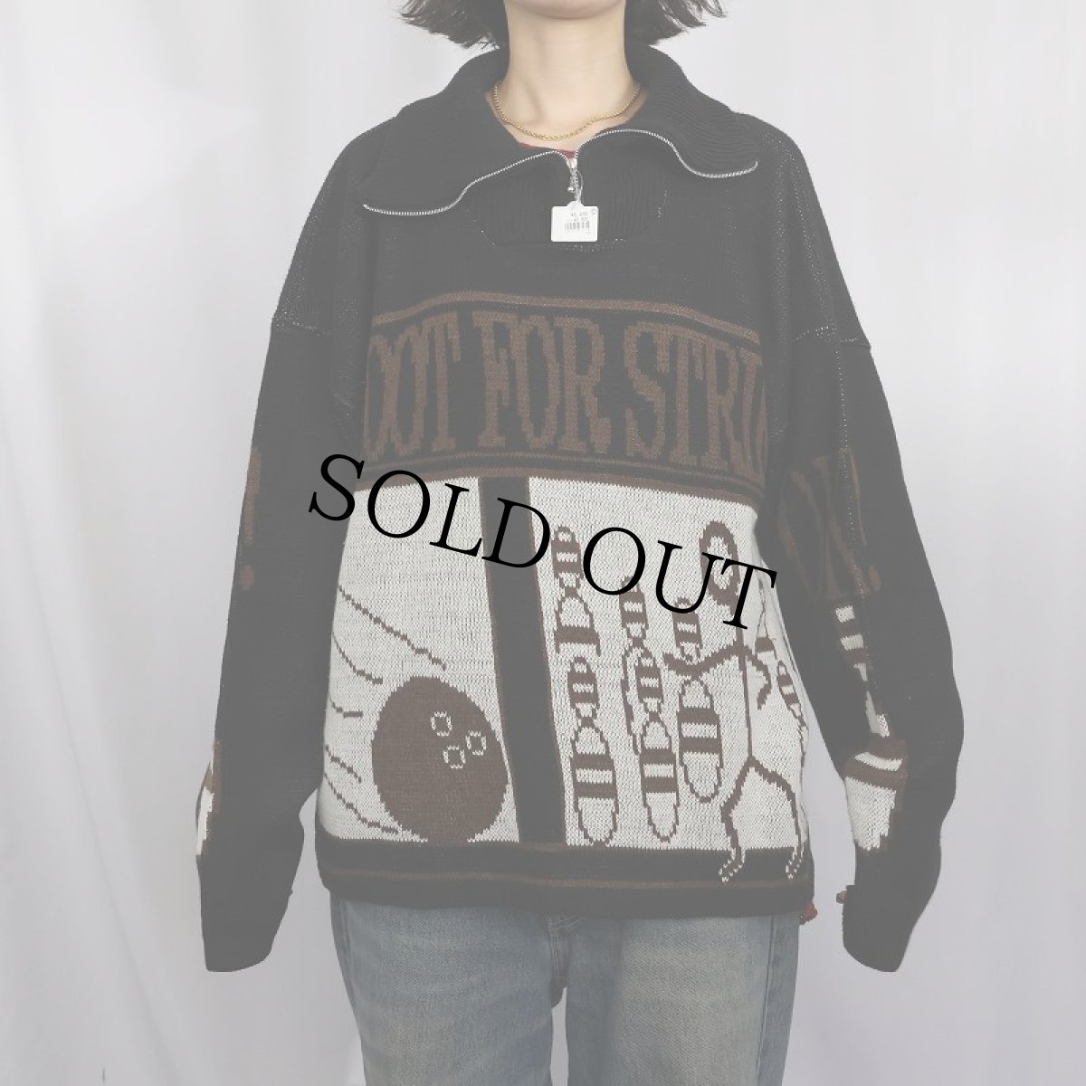 画像3: "SHOOT FOR STRIKE!" ボーリング柄 ハーフジップスキーニットセーター BLACK (3)