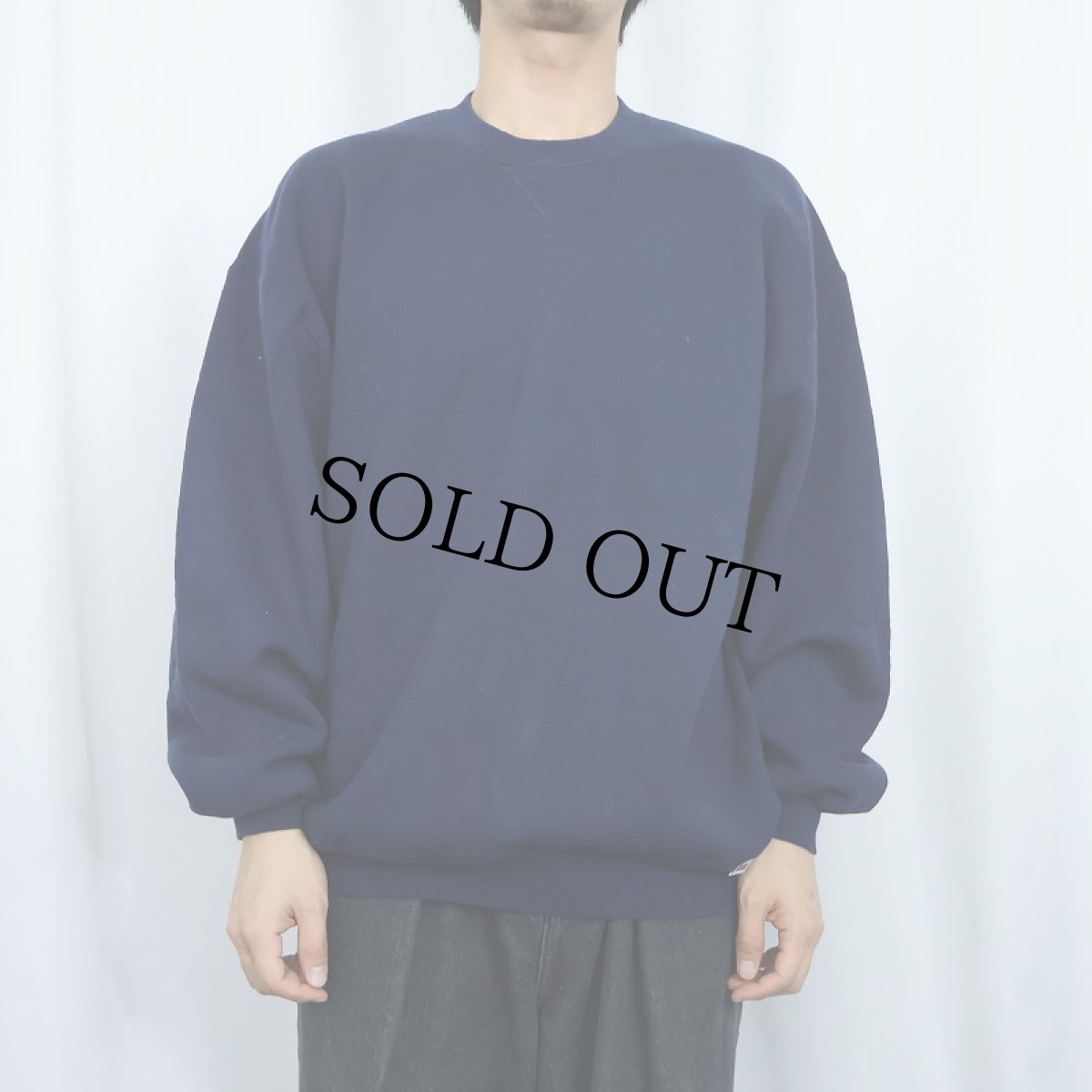 画像2: 90's RUSSELL ATHLETIC USA製 前V 無地スウェット NAVY XL (2)