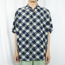 画像2: 90's ROUNDTREE & YORKE チェック柄 レーヨンシャツ L (2)